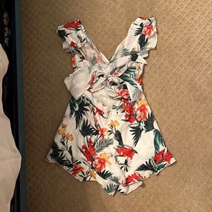 Super cute PrettyLittleThing romper.